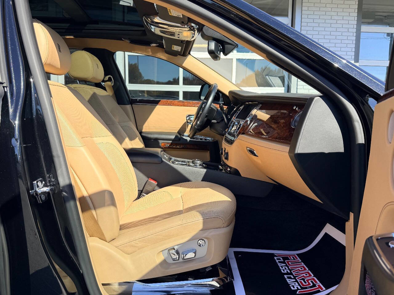 Used 2014 Rolls-Royce Ghost image 38