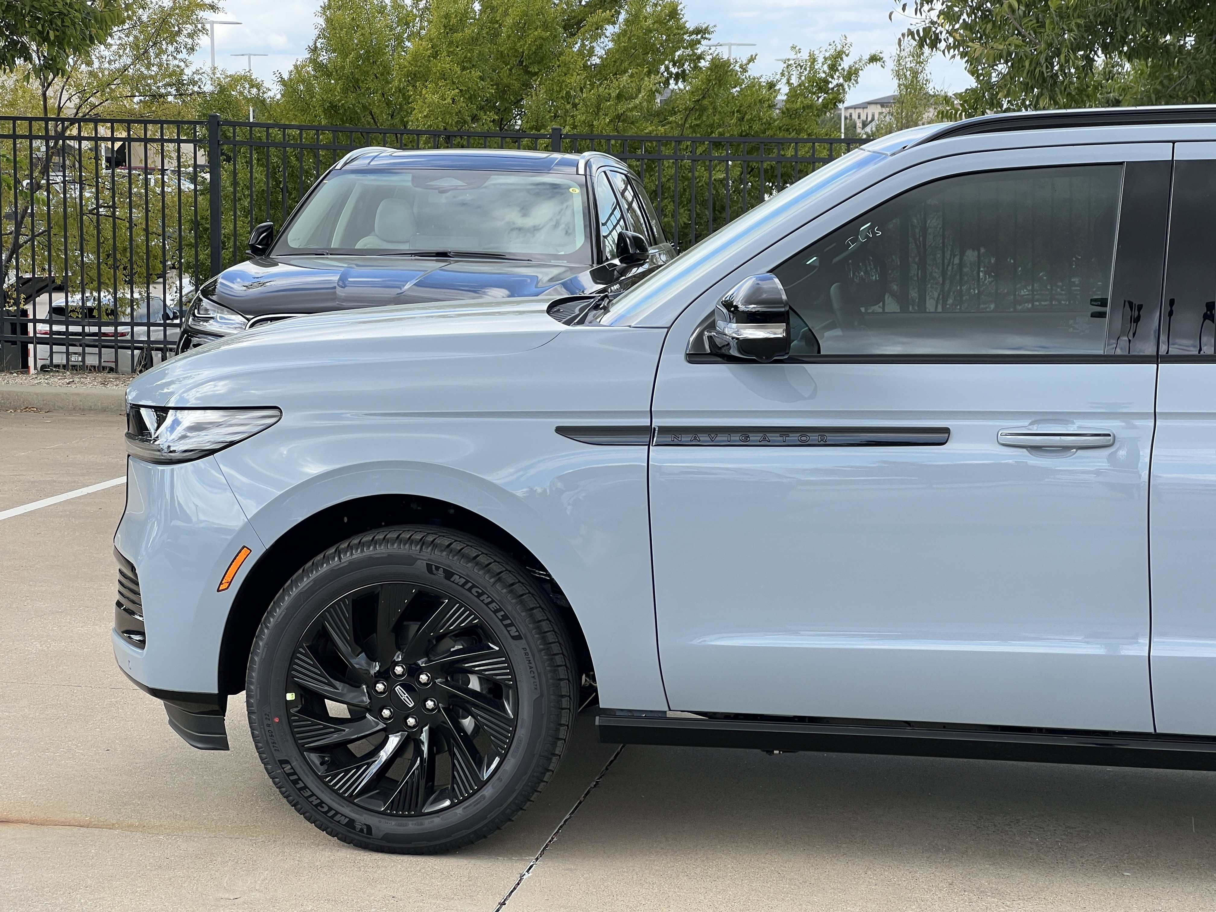 New 2027 Lincoln Navigator Reserve w/ Jet Appearance Package AWD/4WD image 5