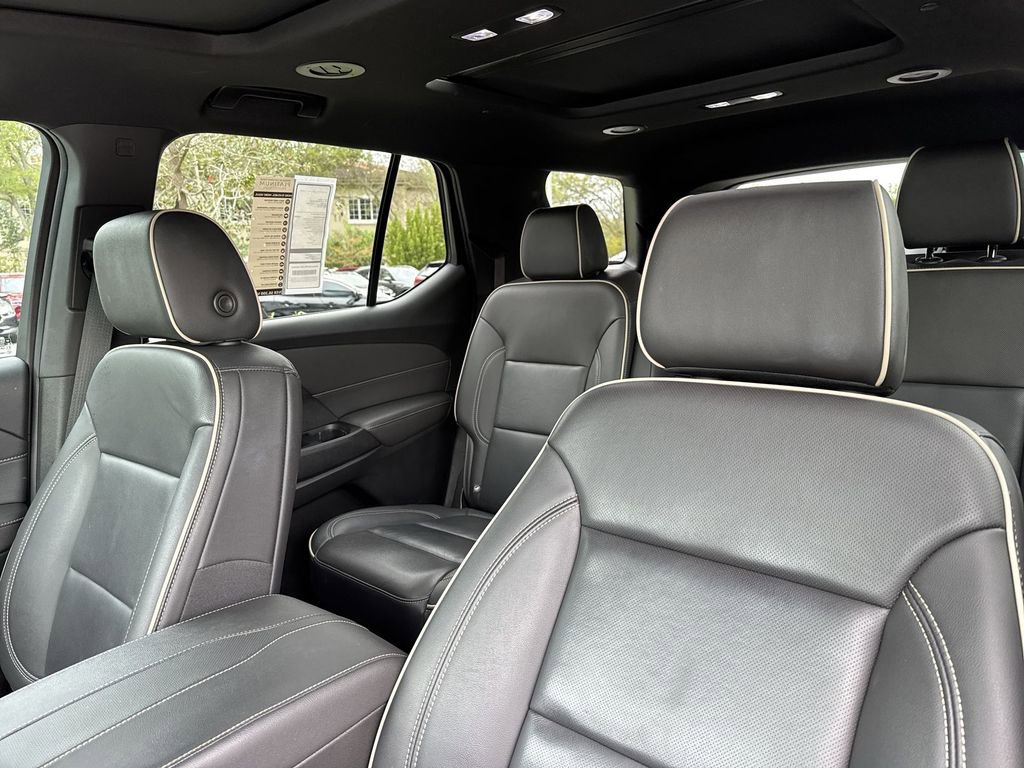 Used 2023 Chevrolet Traverse Premier FWD image 41