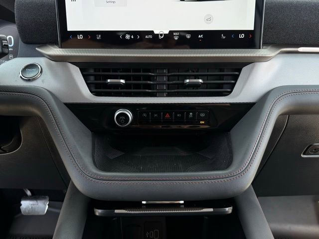 Used 2025 Ford Explorer Active w/ Active Comfort Package image 29