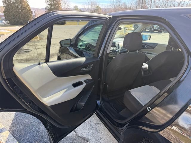 Used 2022 Chevrolet Equinox LS w/ LS Convenience Package image 16