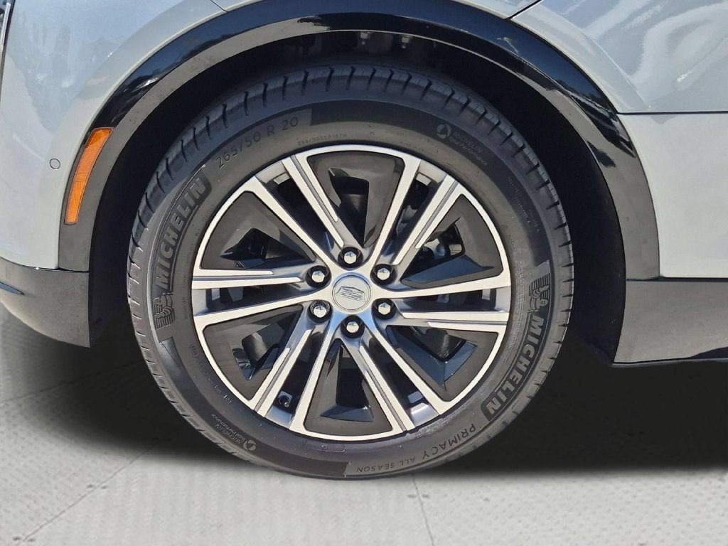 New 2026 Cadillac Lyriq Luxury AWD/4WD image 32