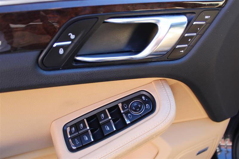 Used 2017 Porsche Macan GTS image 14