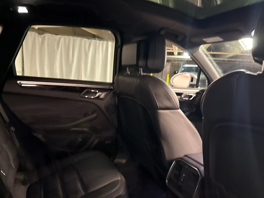 Used 2021 Porsche Macan AWD/4WD image 9