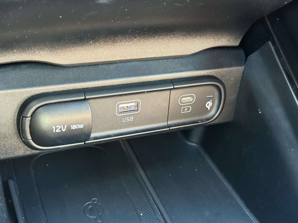 Used 2024 Kia Telluride EX w/ EX Captain's Chair Package AWD/4WD image 31