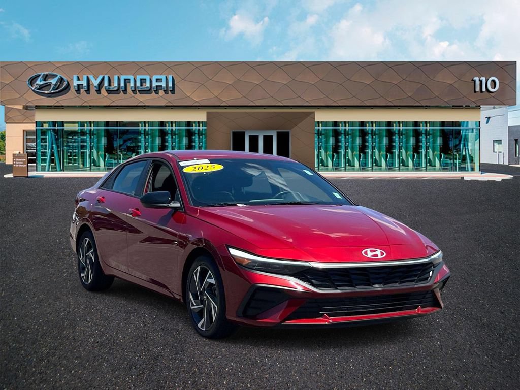 Used 2025 Hyundai Elantra Sport FWD image 1