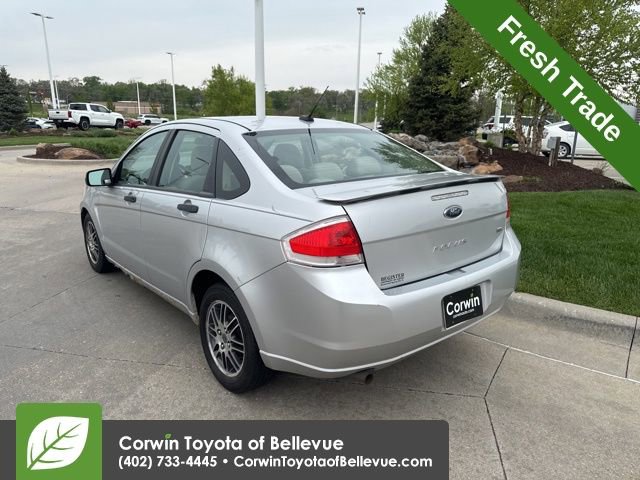 Used 2010 Ford Focus SE FWD image 6