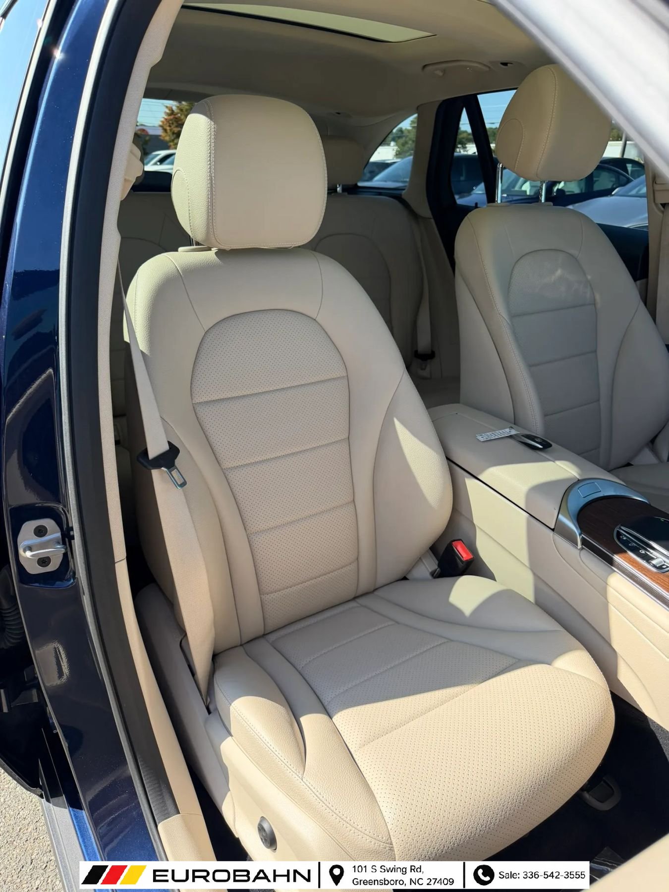 Used 2021 Mercedes-Benz GLC 300 4MATIC image 25