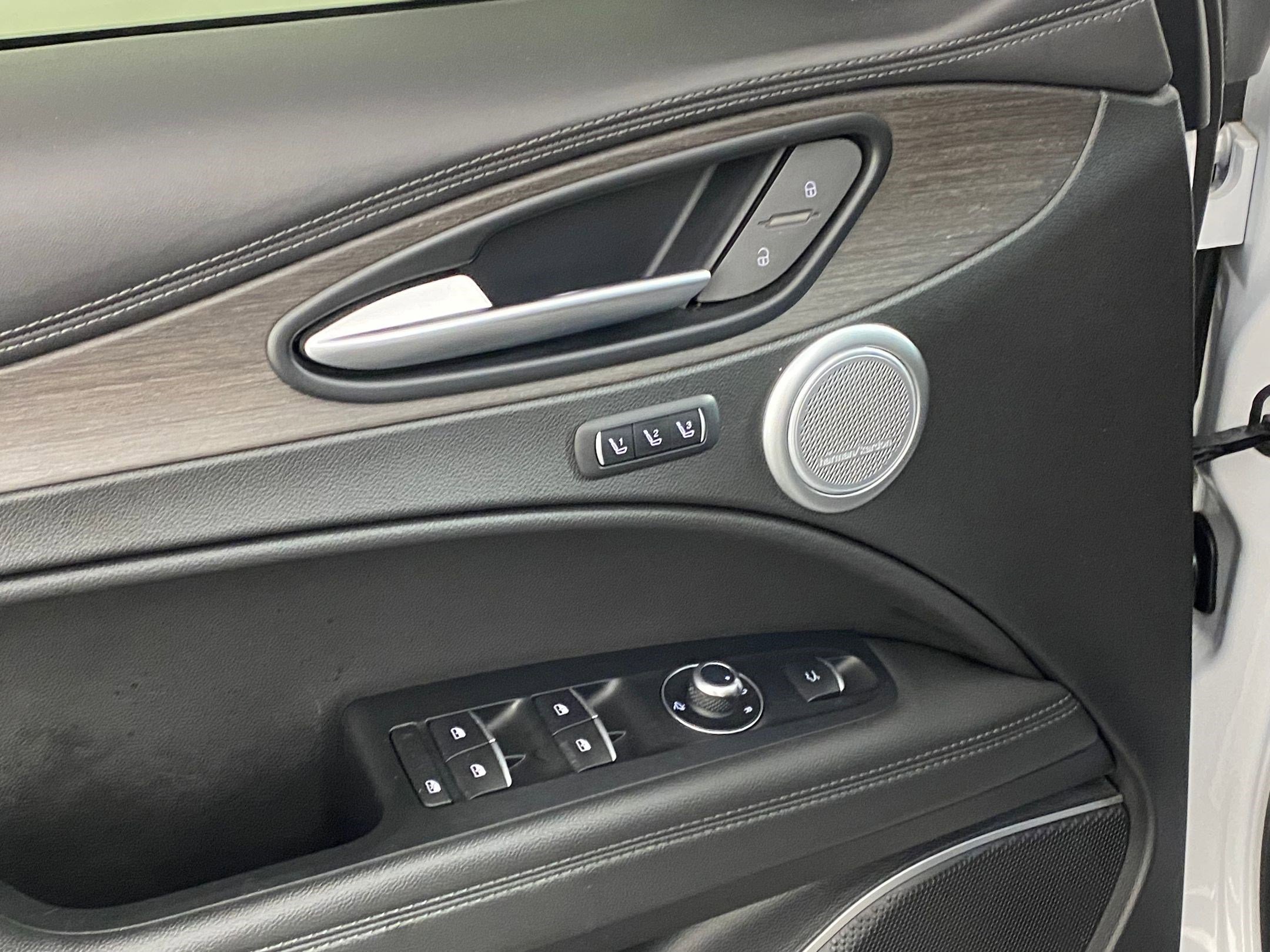 Used 2023 Alfa Romeo Stelvio Ti image 32