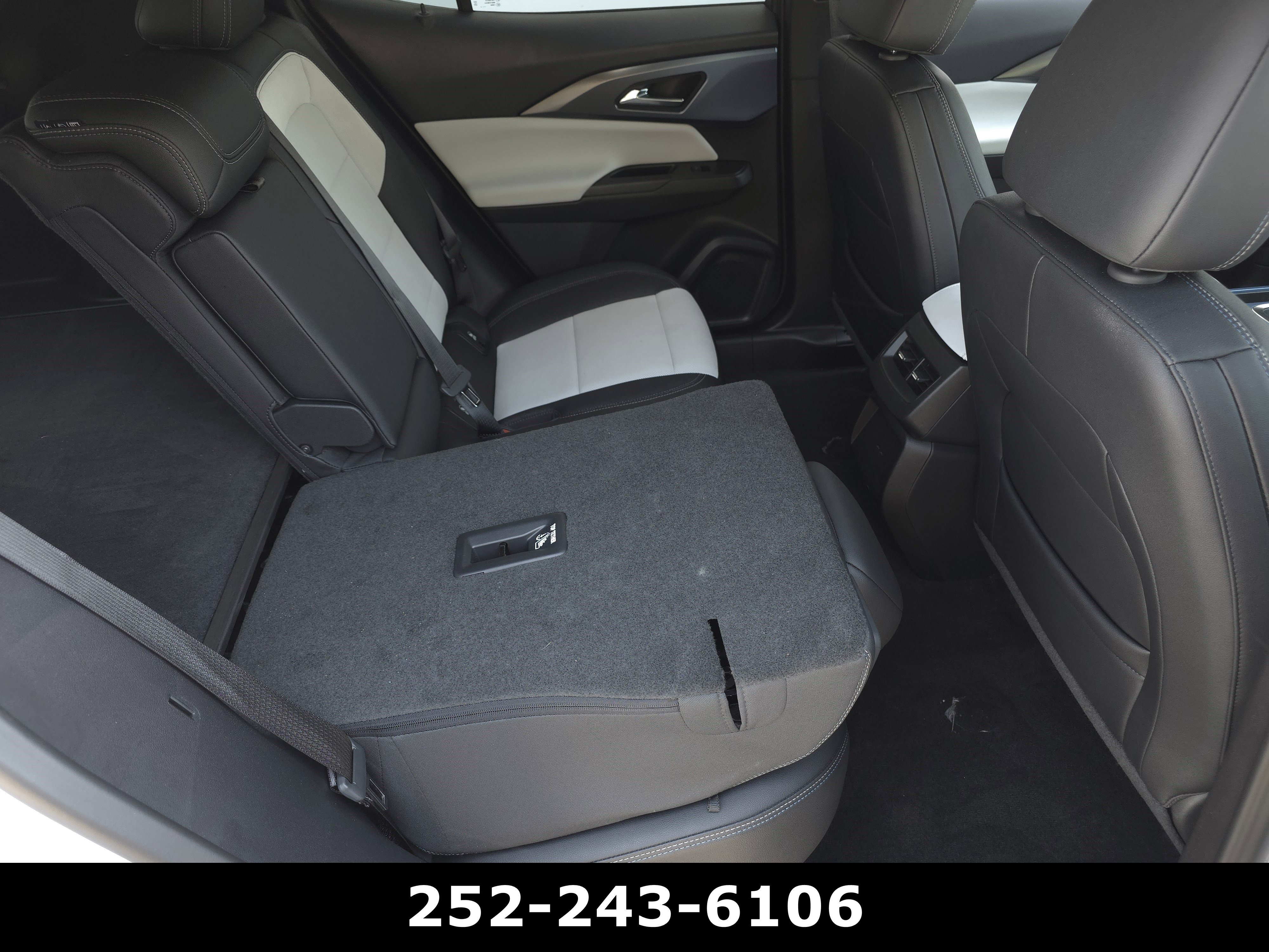 Used 2025 Chevrolet Equinox EV LT FWD image 35
