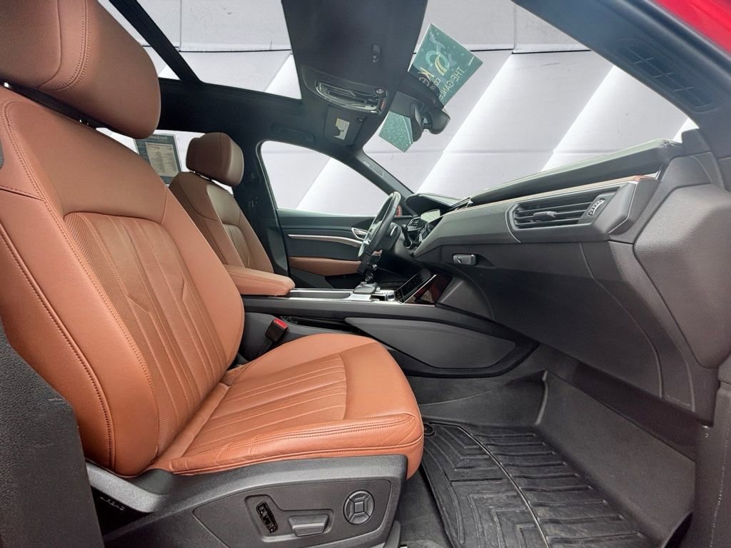 Used 2019 Audi e-tron Premium Plus AWD/4WD image 14