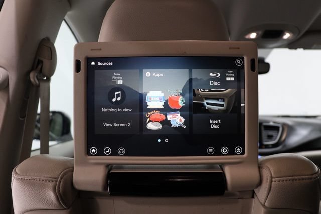 Used 2017 Chrysler Pacifica Touring-L Plus w/ Advanced Safetytec Group FWD image 27