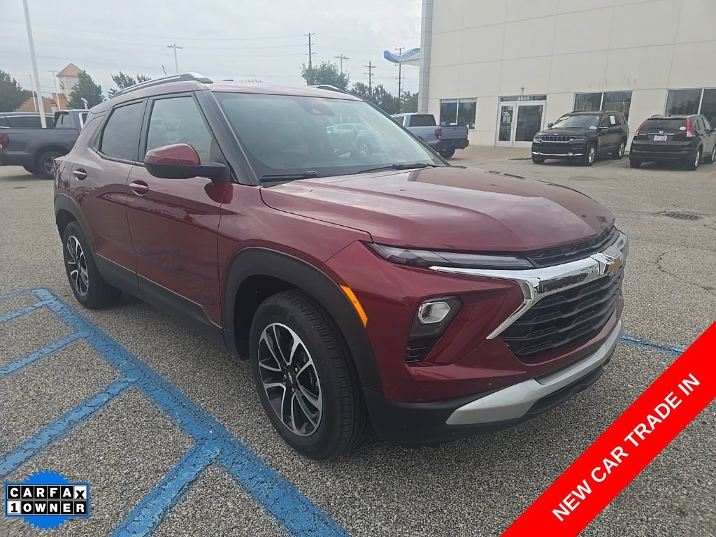 Used 2024 Chevrolet TrailBlazer LT w/ LT Cold Weather Package FWD image 2