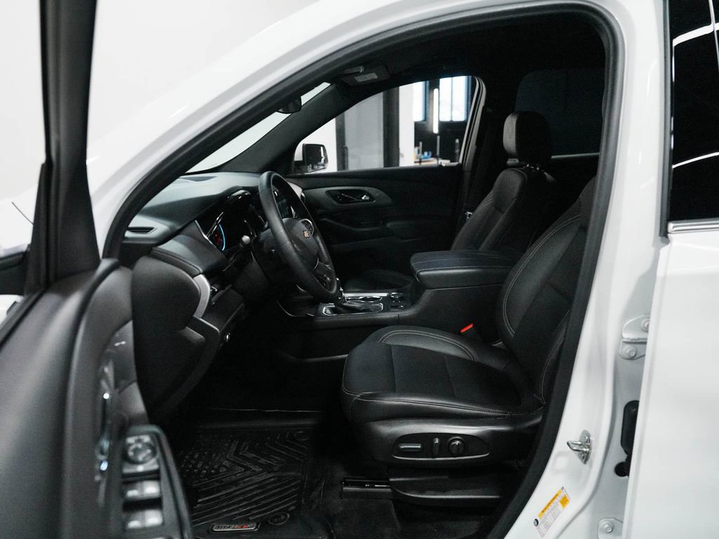 Used 2022 Chevrolet Traverse LT w/ LPO, Floor Liner Package AWD/4WD image 30