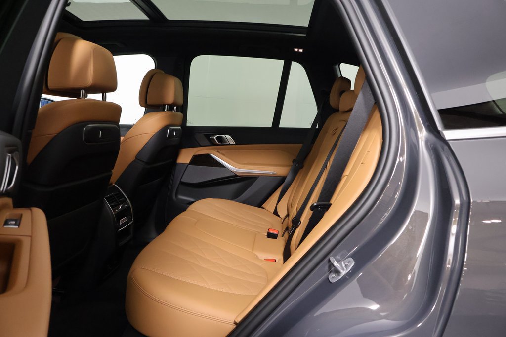 Certified 2026 BMW X5 sDrive40i w/ Climate Comfort Package RWD image 11