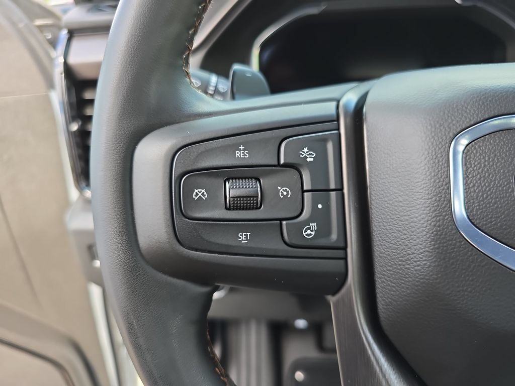 Used 2025 GMC Sierra 1500 AT4 w/ AT4 Premium Package AWD/4WD image 17