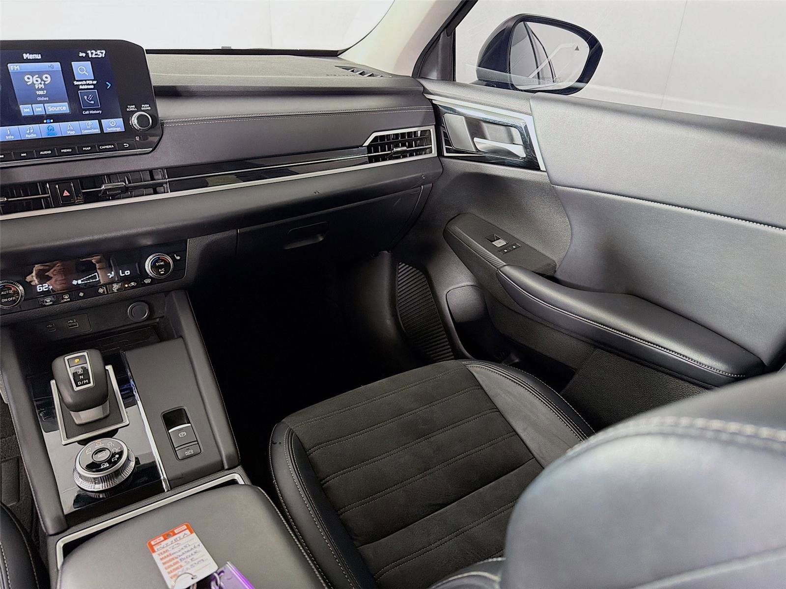 Used 2023 Mitsubishi Outlander SE image 23