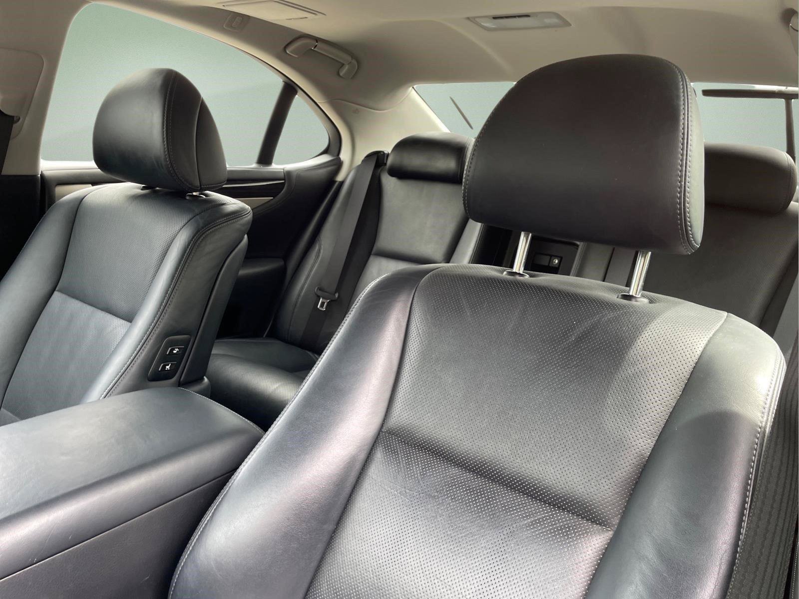 Used 2015 Lexus LS 460 w/ Comfort Package RWD image 19