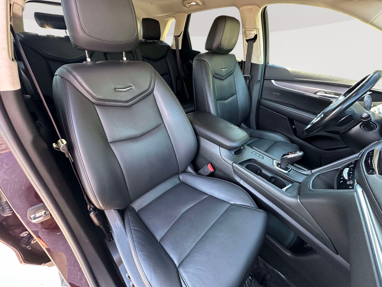 Used 2018 Cadillac XT5 Luxury w/ Driver Awareness Package AWD/4WD image 28