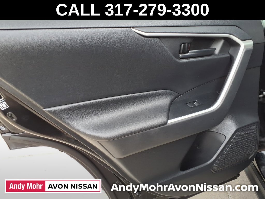 Used 2019 Toyota RAV4 LE AWD/4WD image 36