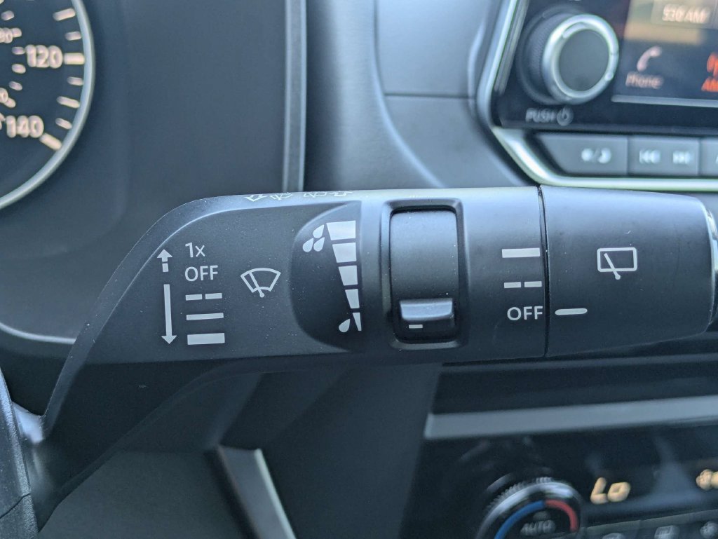 Used 2023 Nissan Rogue SV AWD/4WD image 29