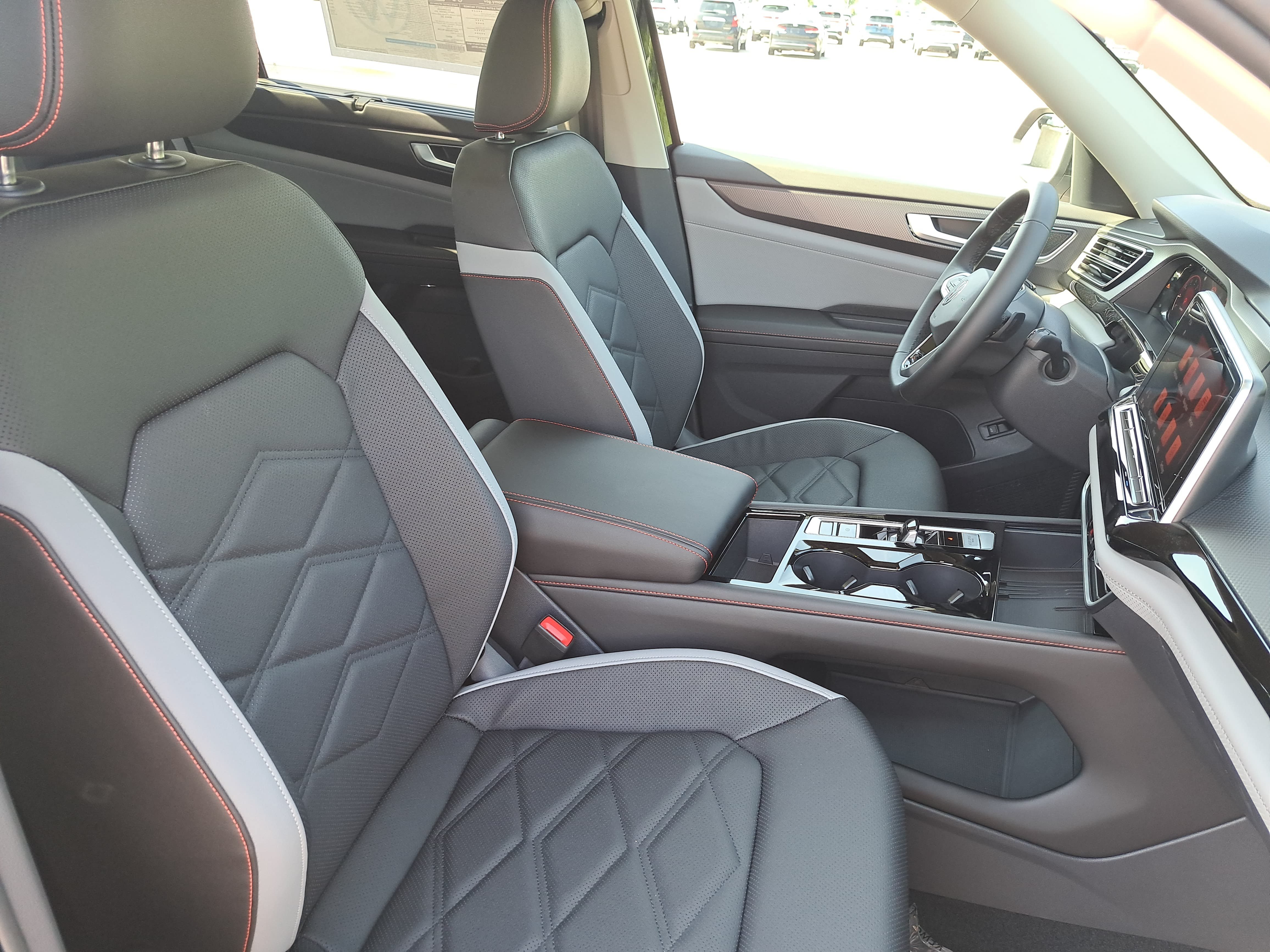 New 2026 Volkswagen Atlas Peak Edition AWD/4WD image 10