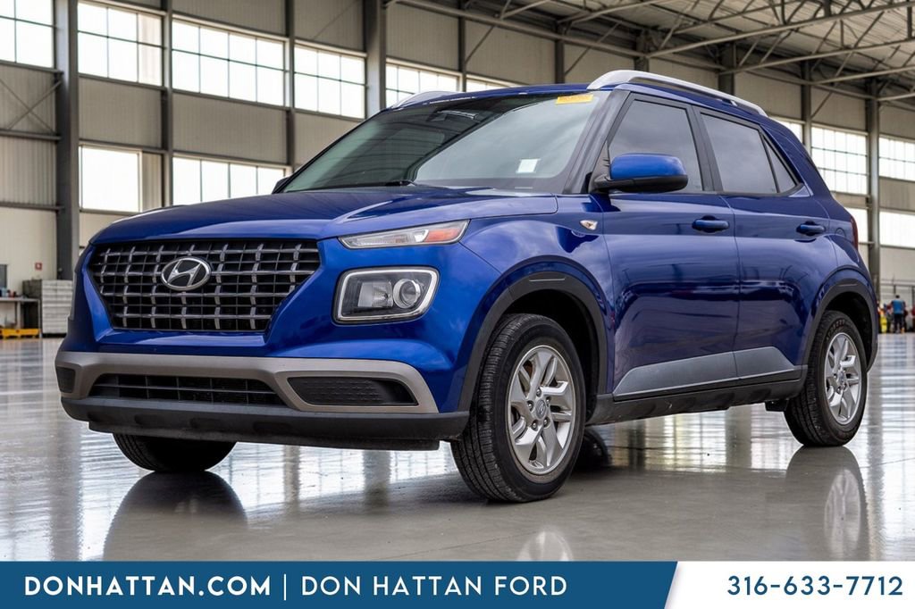Used 2020 Hyundai Venue SEL video 1