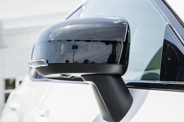 Used 2026 Volvo XC60 B5 Ultra w/ Protection Package Premier image 13