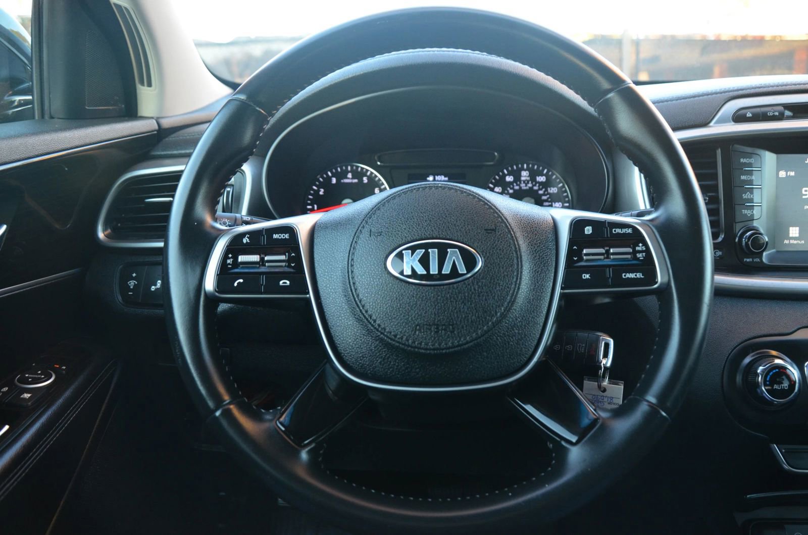 Used 2019 Kia Sorento LX Sport Utility 4D w/ LX V6 Convenience Package image 48