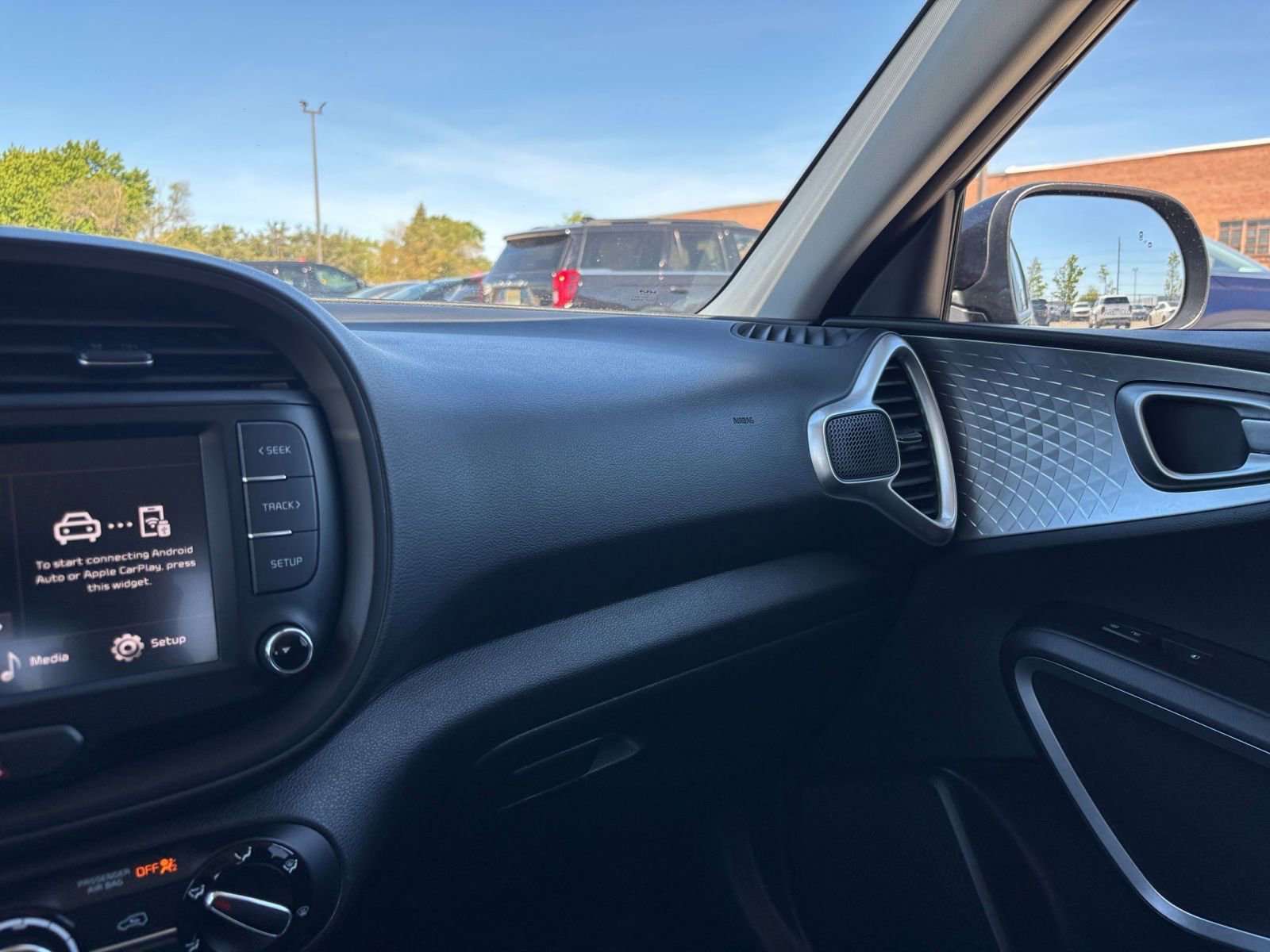 Used 2024 Kia Soul LX w/ Option Group 015 FWD image 33