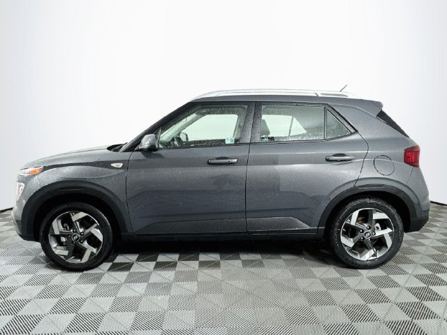 Certified 2025 Hyundai Venue SEL FWD image 3