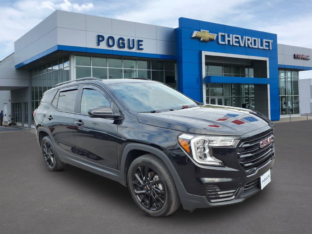 Used 2024 GMC Terrain SLE w/ Driver Convenience Package