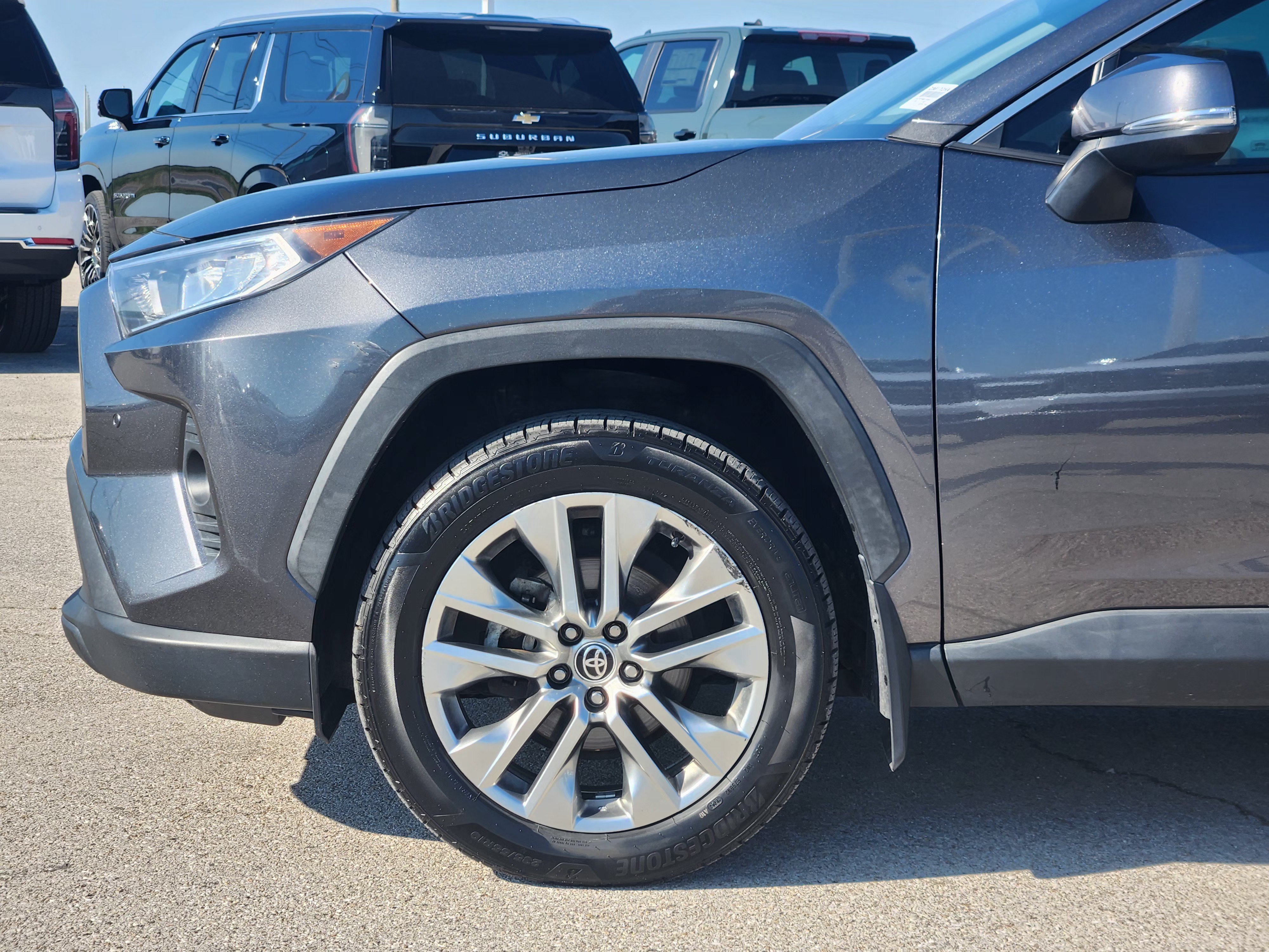 Used 2021 Toyota RAV4 XLE Premium FWD image 9
