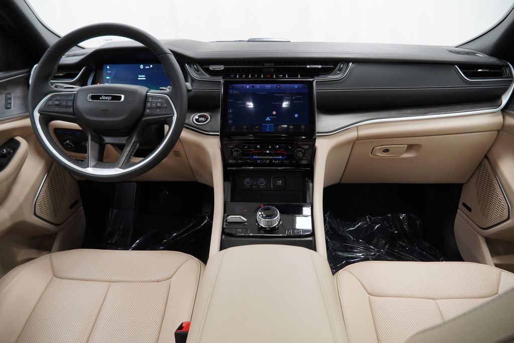 Certified 2025 Jeep Grand Cherokee Limited 4xe w/ Luxury Tech Group II AWD/4WD image 29