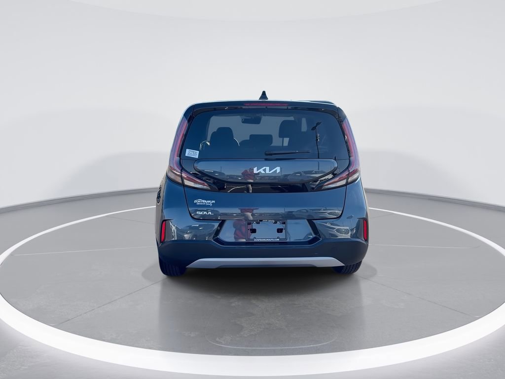 Used 2025 Kia Soul LX w/ LX Technology Package FWD image 7