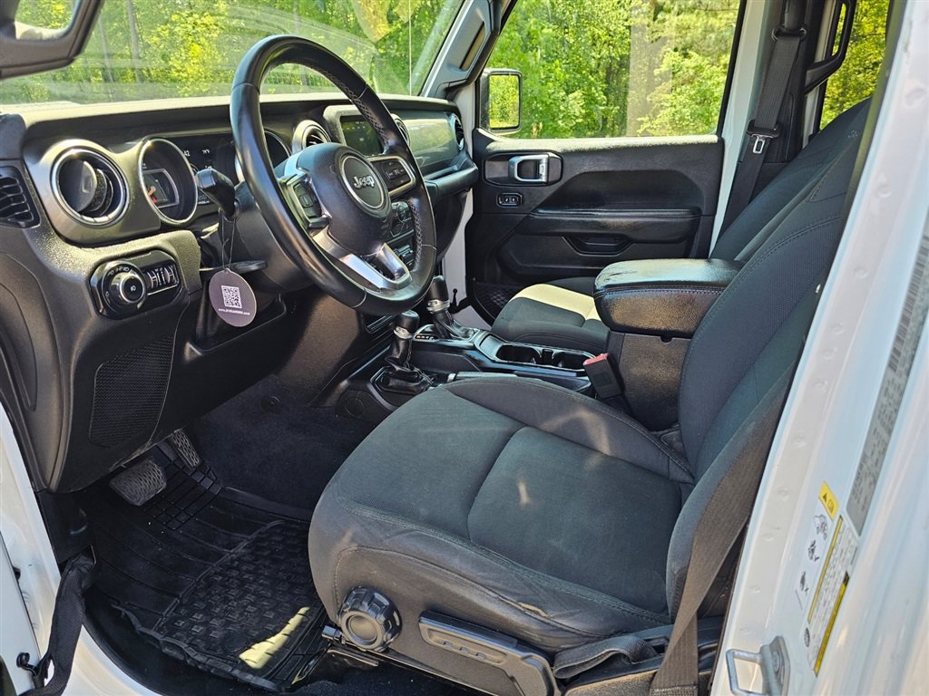 Used 2019 Jeep Wrangler Unlimited Sahara AWD/4WD image 14