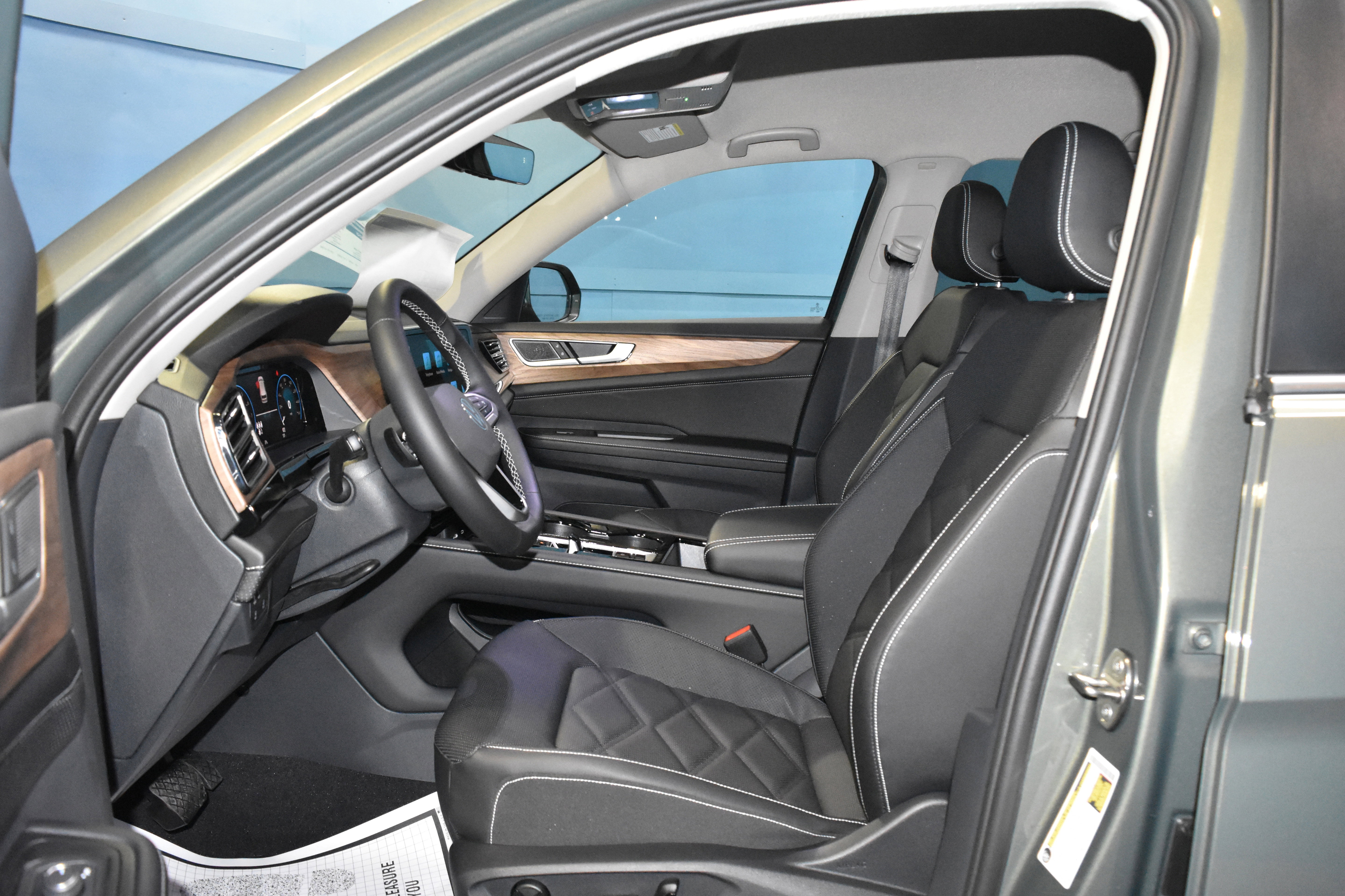 New 2026 Volkswagen Atlas SE image 6