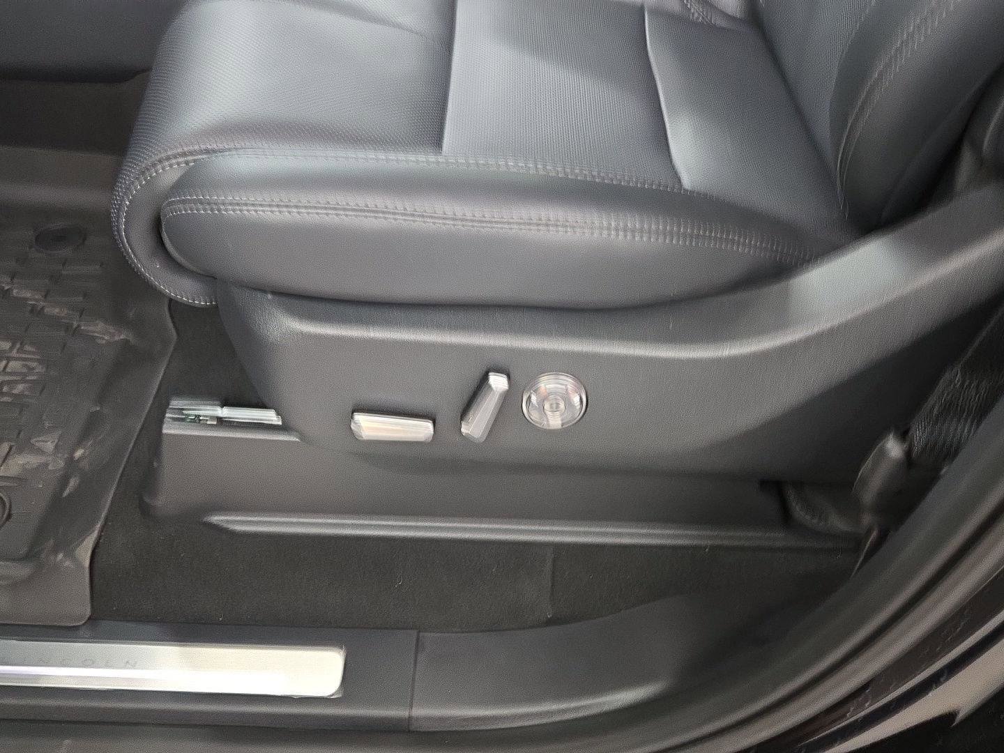 New 2026 Lincoln Navigator L Reserve w/ Jet Appearance Package image 14