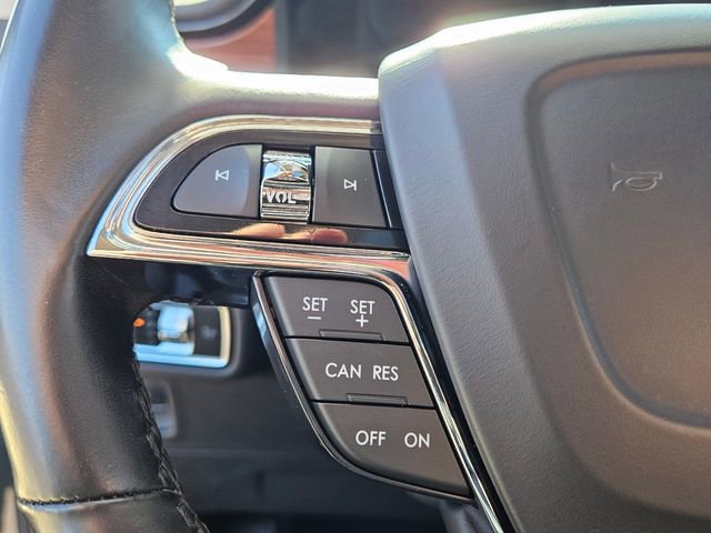 Used 2023 Lincoln Nautilus Reserve w/ Luxury Package image 25