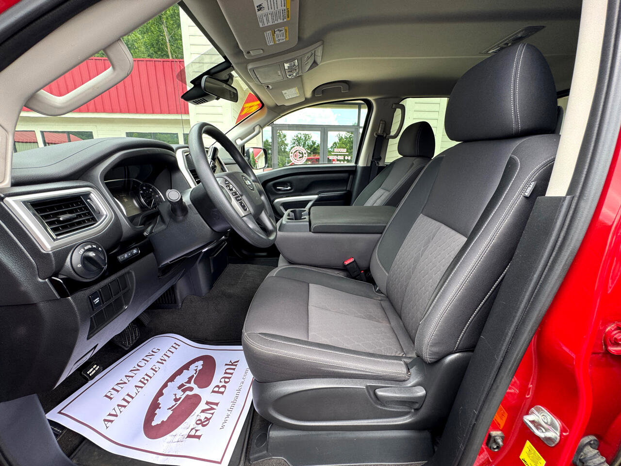 Used 2021 Nissan Titan SV w/ Accessory Utility Package image 11