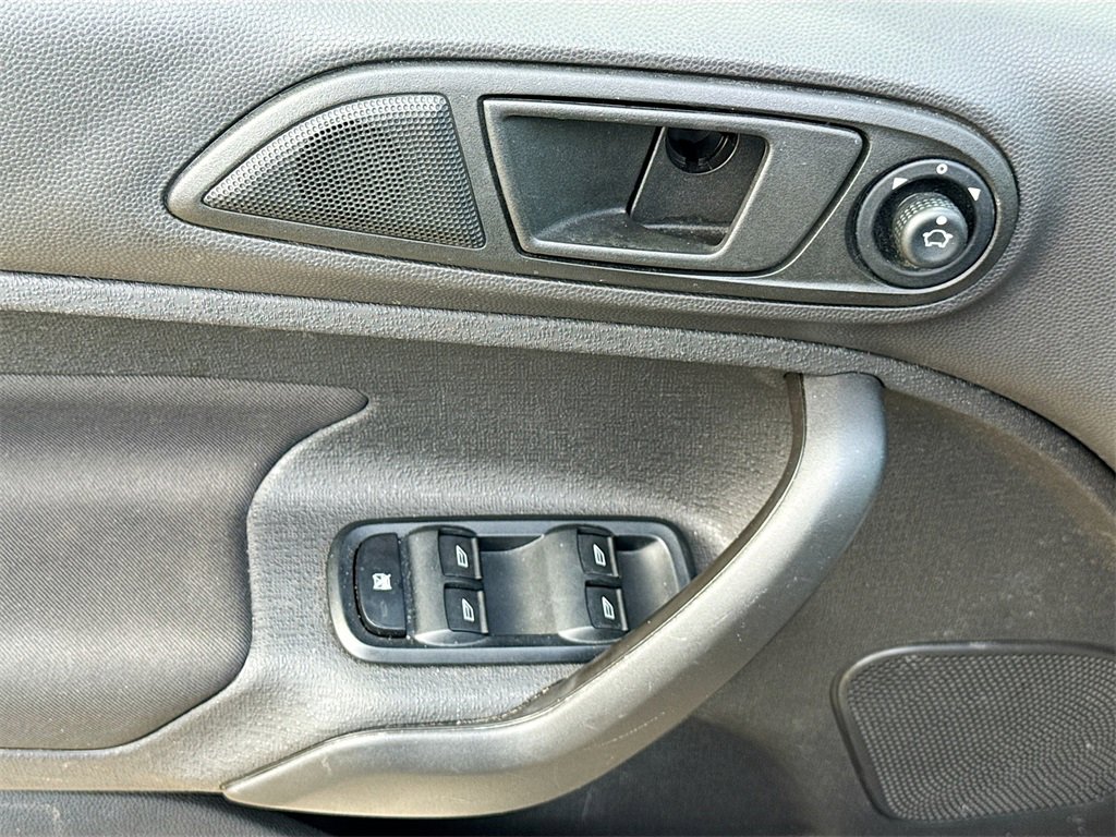 Used 2018 Ford Fiesta SE image 18