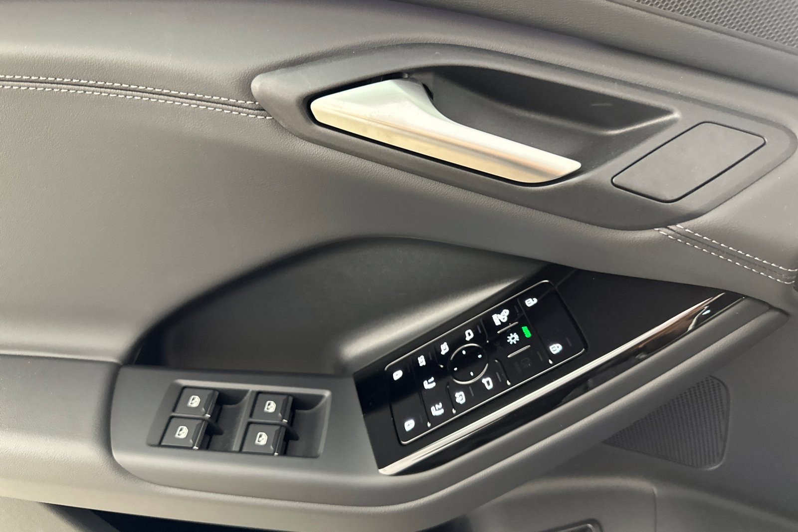 New 2027 Audi Q6 e-tron Premium Plus AWD/4WD image 10