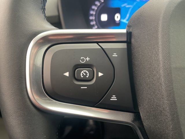 Certified 2025 Volvo XC40 B5 Plus image 17