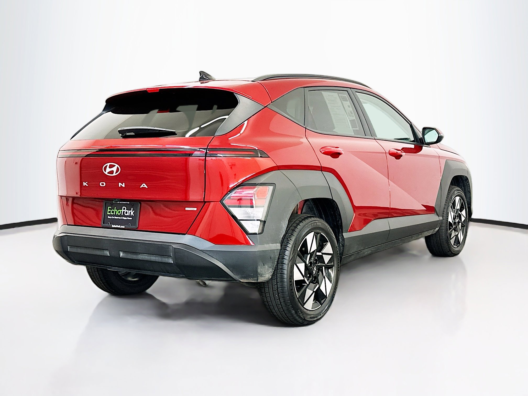 Used 2025 Hyundai Kona SEL image 9
