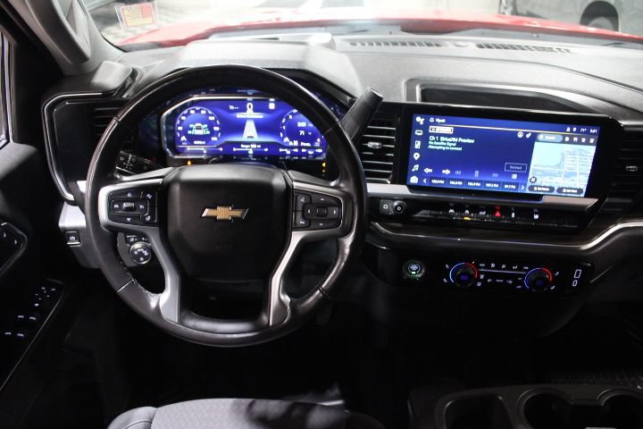 Used 2022 Chevrolet Silverado 1500 LT AWD/4WD image 29
