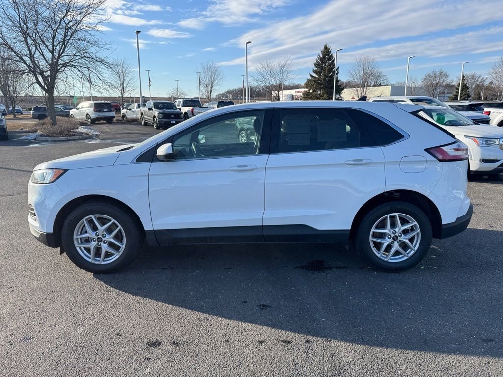 Certified 2024 Ford Edge SEL w/ Convenience Package AWD/4WD image 4