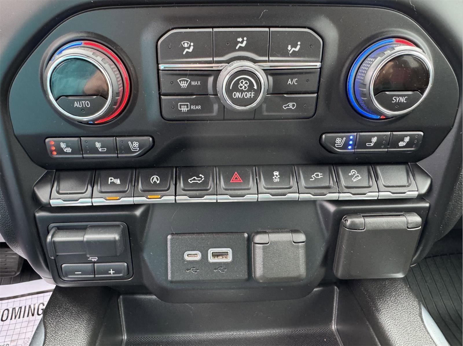 Used 2021 Chevrolet Silverado 1500 LTZ AWD/4WD image 23