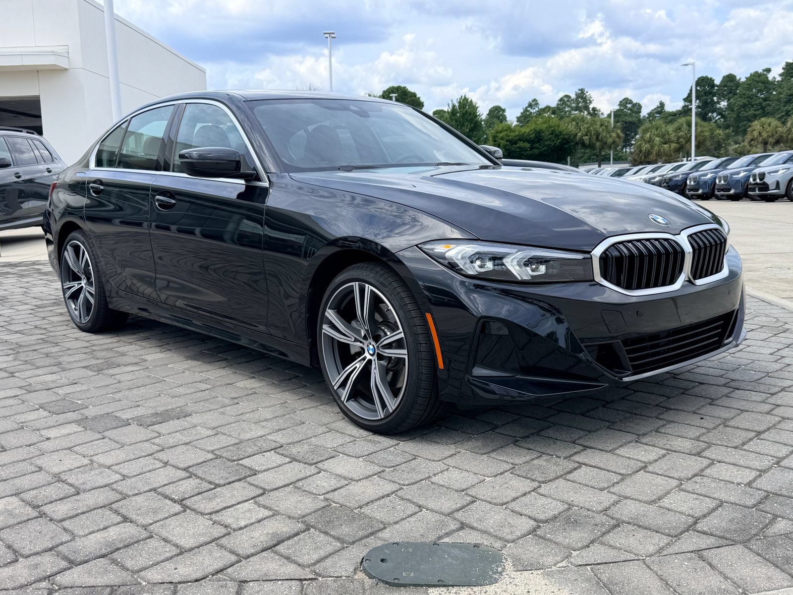 Used 2024 BMW 330i xDrive Sedan w/ Premium Package AWD/4WD image 7