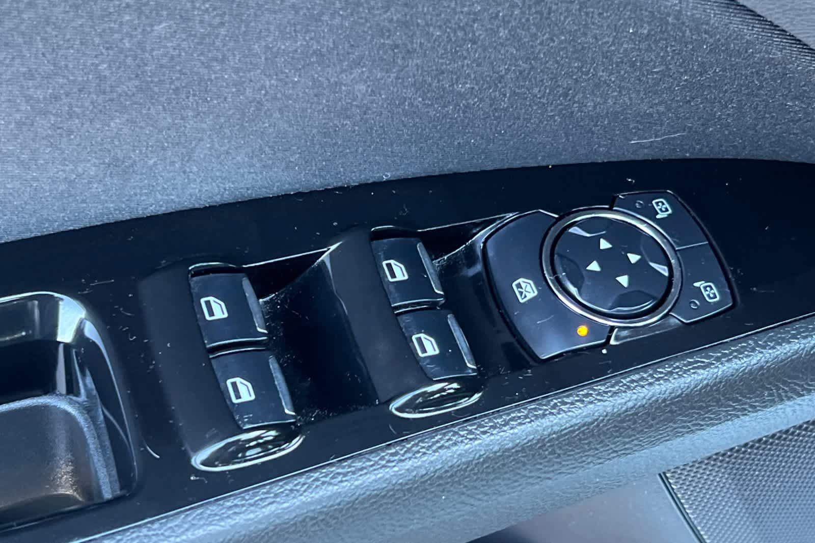 Used 2013 Ford Fusion SE FWD image 13