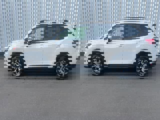 Used 2020 Subaru Forester Premium image 3